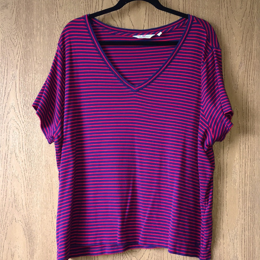 Vineyard Vines v-neck short sleeve T-shirt. Red and blue and stripe. Size 3X.
